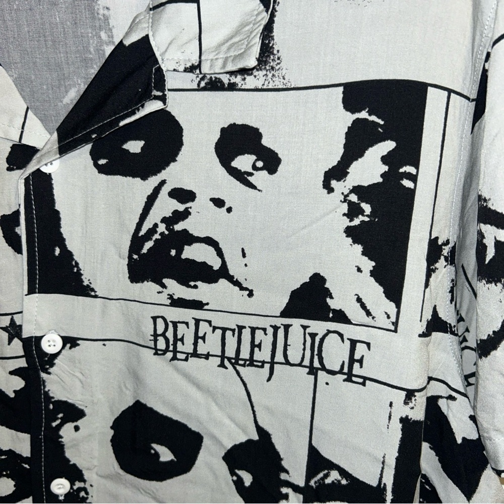 Beetlejuice Men’s XL (46/48) Lightweight Button Down Shirt NWT Hallowe’en - Picture 2 of 5